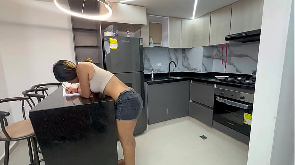 confundo a mi hermanastra con mi novia y termino follandomela bien rico por accidente