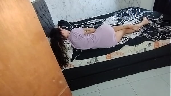 estoy sintiendo una enorme polla en mi boca!! hermanastro métela toda en mi coño por favor – porno en espanol