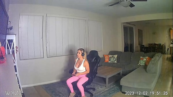 Gamer Girl Free Use