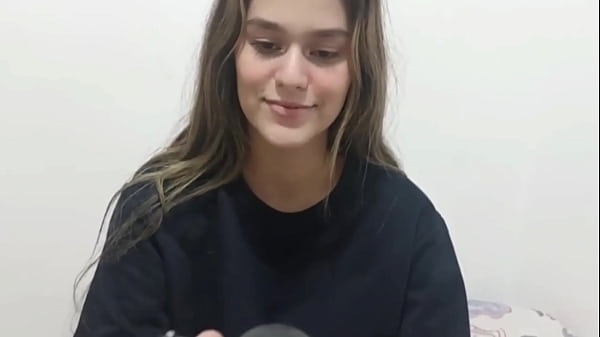 Hermanastra aburrida quiere probar juguetes sexuales, La folle duro y no podía gritar! CREAMPIE- HISTORIA COMPLETA