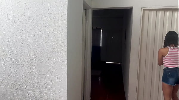 LA CACHONDA DE MI HERMANASTRA ME SACA LA LECHE EN EL PATIO DE LA CASA TAN RICO QUE SIENTO QUE SE ME SALE EL ALMA DE MI CUERPO LE LLENO SUS TETAS DE LECHE – PORNO CASERO EN ESPANOL