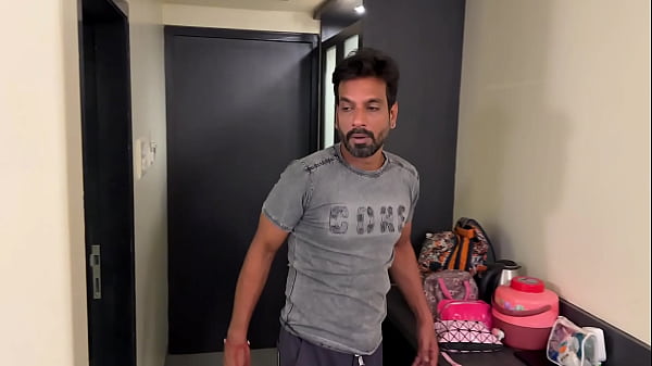 step sister ghar par akeli thi setp brother ne sex kar liya