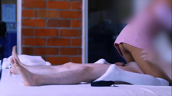 Cuñada y el compañero de su hermanastra en el motel donde se escaparon por un día.