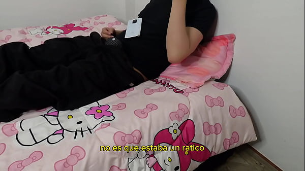 Hermanastra me pilla masturbandome y terminamos cogiendo