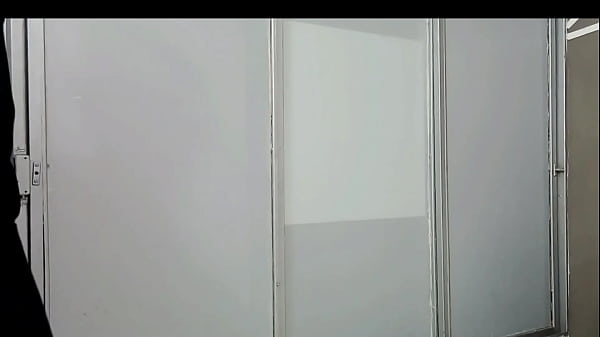 LLEGO A LA CASA Y LE PIDO A MI AMIGA DEL COLEGIO QUE ME HAGA UN MASAJE TERMINAMOS FOLLANDO BIEN RICO QUE BUEN COÑO- PORNO CASERO