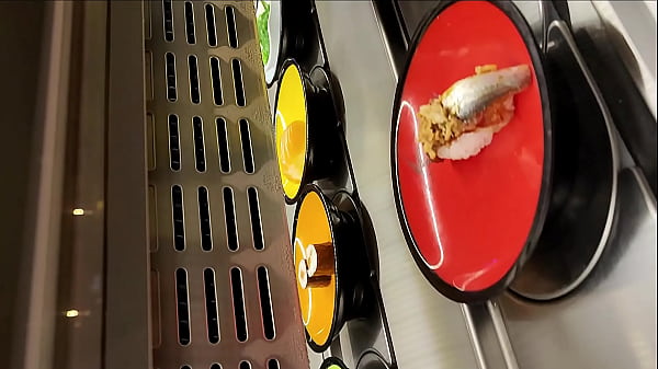 Mi Novio Me invita a Cenar y Luego me Folla el culo en el Baño del Restaurante