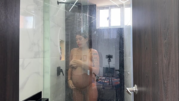 SE VA EL AGUA EN LA UNIDAD Y HAGO VENIR A CHORROS A LA PUTA EMBARAZADA DE MI VECINA