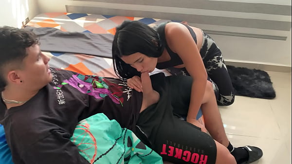 Chica sin trabajo le pide a jefe cachondo que le haga unas pruebas anales y le de el ascenso como sirvienta. H.L.