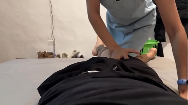 hermanastra cachonda cabalga sobre mi verga