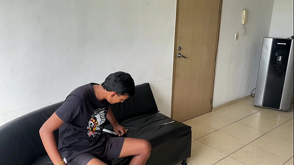 Mi profesora de anatomia viene a darme una clase personalizada a mi casa y termina enseñándome de mas, me deja meterle mi enorme y rico pene en su estrecho culo hasta darle toda mi rica leche.