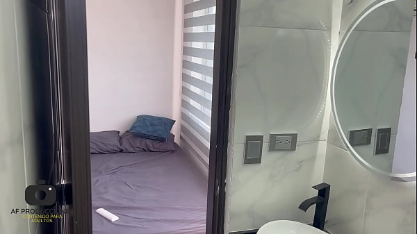 Sexo anal y duro con mi lindo hermanastro antes de ir a verme con mi novio.H.L.